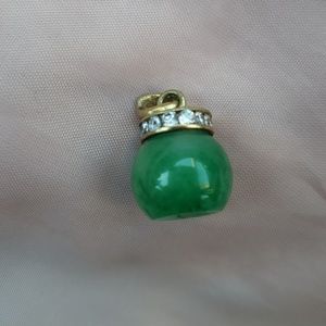 18 K gold and Jade